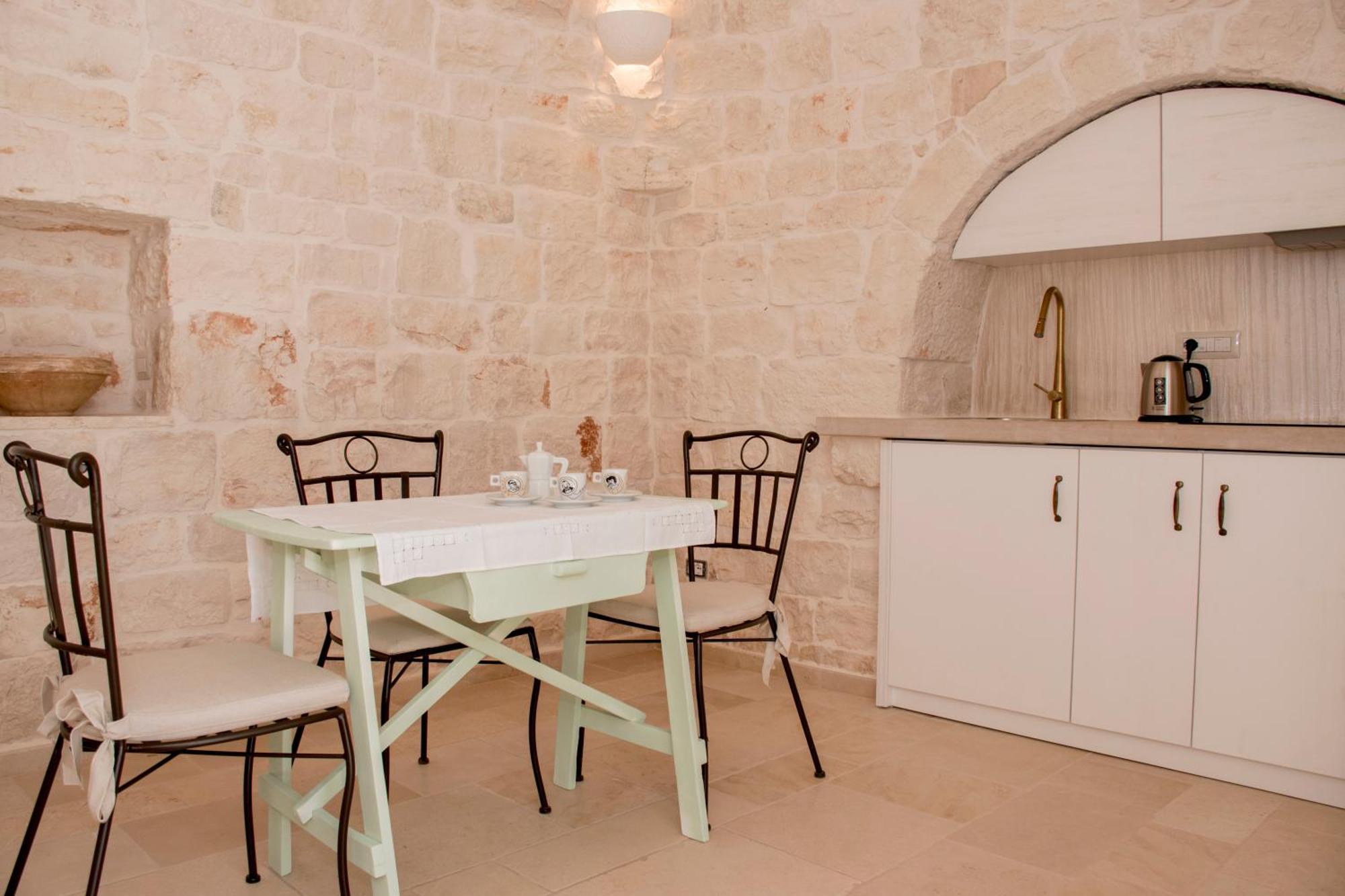 Trullo Cinquenoci Suite Locorotondo Eksteriør billede